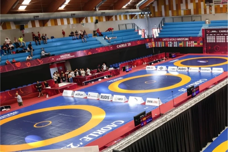 Azərbaycanlı güləşçilər U17 çimərlik güləşi dünya çempionatında qızıl və bürünc medal qazanıblar - YENİLƏNİB