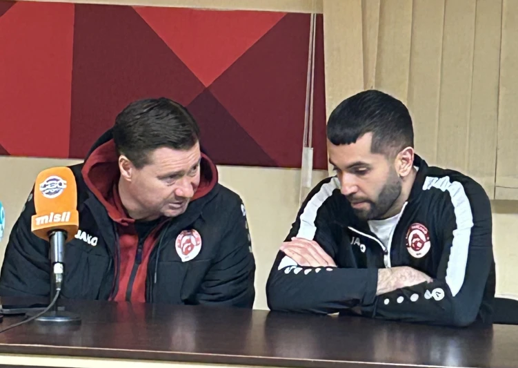 Futbolu qalib gəlmək istəyən oyunçular oynamalıdır