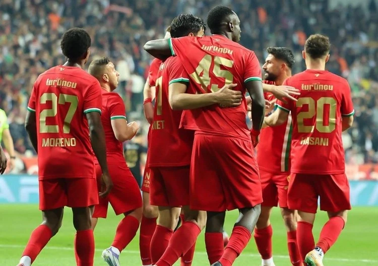 Amedspor Süper Lig'e yükseldi