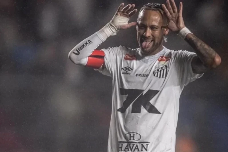Neymar 4 ay sonra qol vurub