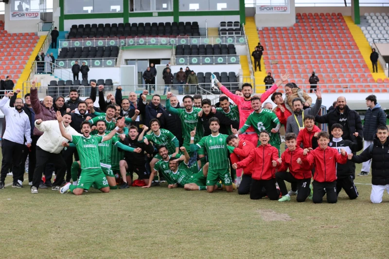 Futbolcu baba olacağını stadyumda öğrendi