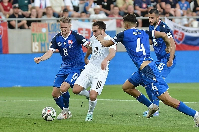 Millimiz Slovakiya ilə üz-üzə
