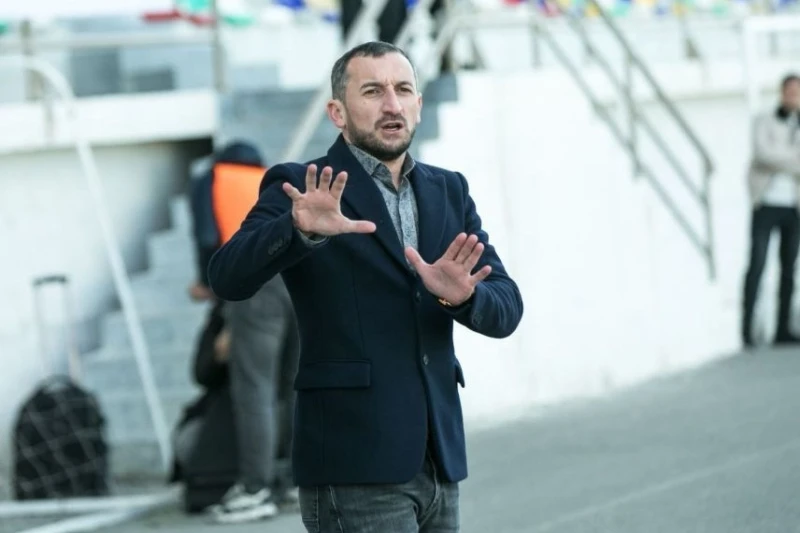 Vüqar Nadirov: Takımı sulayacak para yoktu, o yüzden stadyumu bile kendim suluyordum
