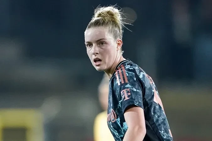 Almaniyalı futbolçu bu hərəkəti Hitlerə görə edib