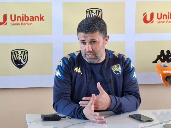 Азер Багиров недоволен опорными полузащитниками «Кяпаза»