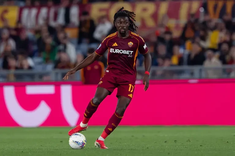 Mançester Yunayted Manu Kone ilə maraqlanır
