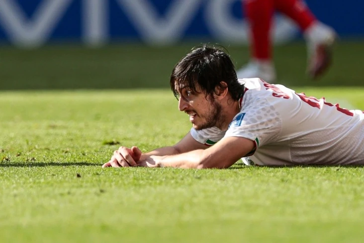 BƏƏ liderləri ilə şəkil paylaşan Sərdar Azmun milli komandadan qovuldu, əmlakı müsadirə oluna bilər