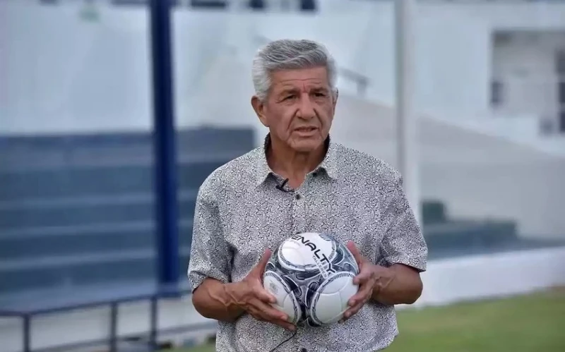 Argentina milli komandası ilə dünya çempionluğu qazanmış futbolçu dünyasını dəyişib