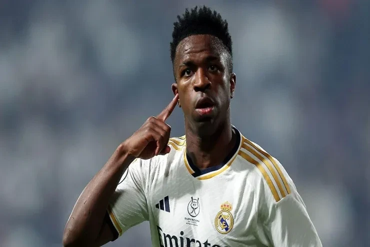 Chelsea, Vinicius Junior için 160 Milyon Euro Teklif Edecek