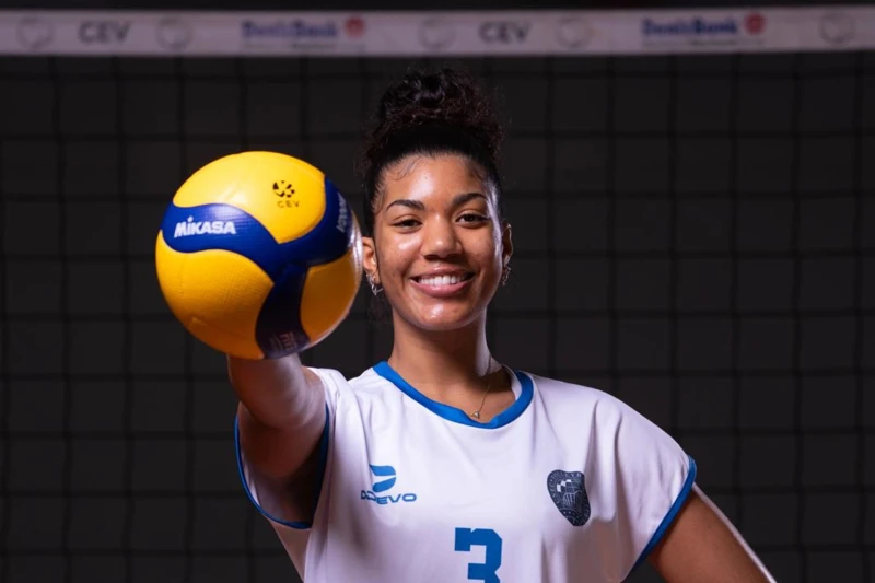 Loren Klark: Azərbaycanda özümü təhlükəsiz hiss edirəm