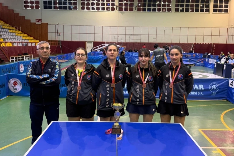 Azərbaycanlı stolüstü tennisçilər Türkiyə Super Liqasının bürünc mükafatını qazanıblar