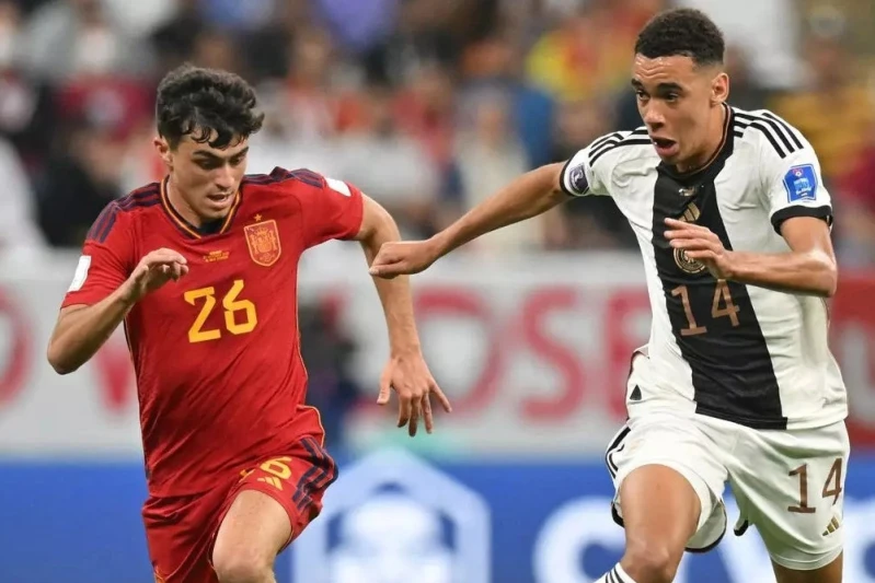 Pedri Camal Musialaya heyran olduğunu bildirib