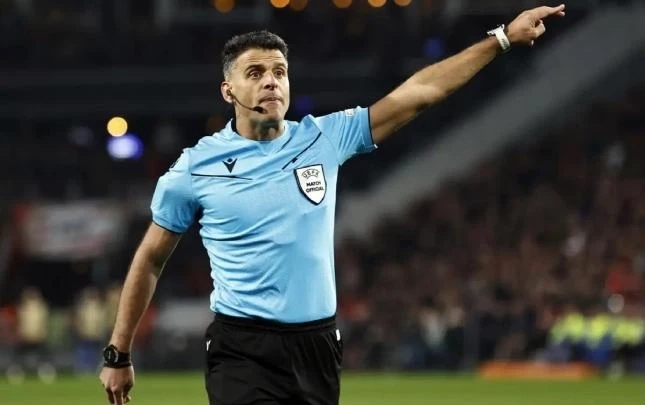 Стали известны судьи матча Галатасарай - Ливерпуль