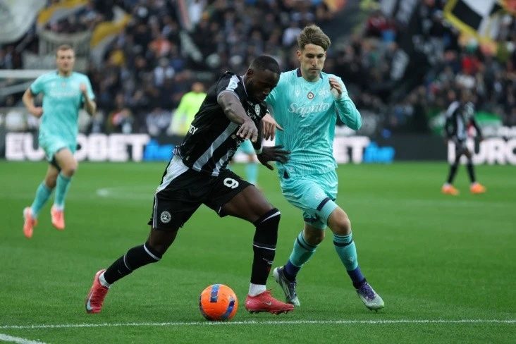 Bolonya Udinezeni Səfərdə Darmadağın Etdi