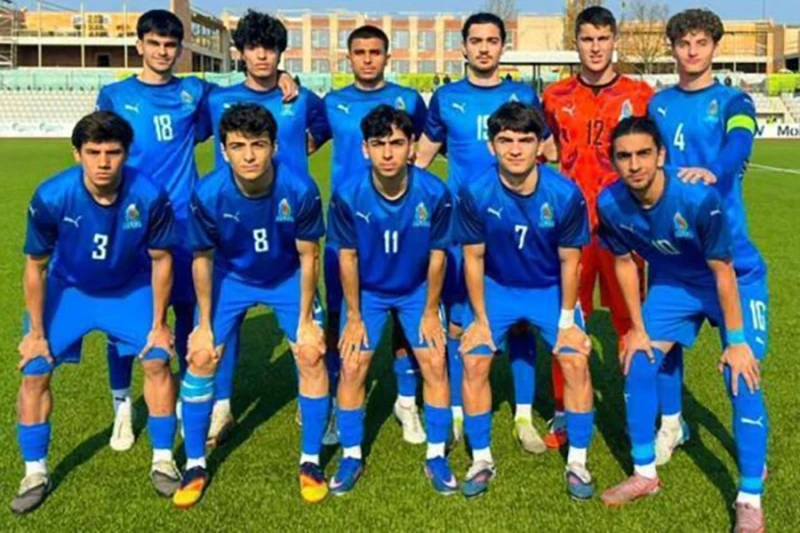 Сборная U-20 играет товарищеский матч с Молдовой в Кабале;