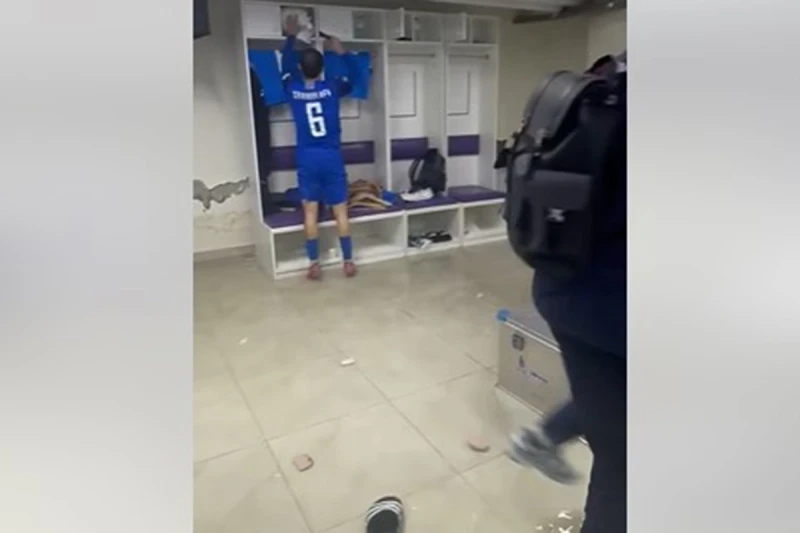 Azerbaijan national team's locker room flooded: Shameful incident in Sumgayit - VIDEO