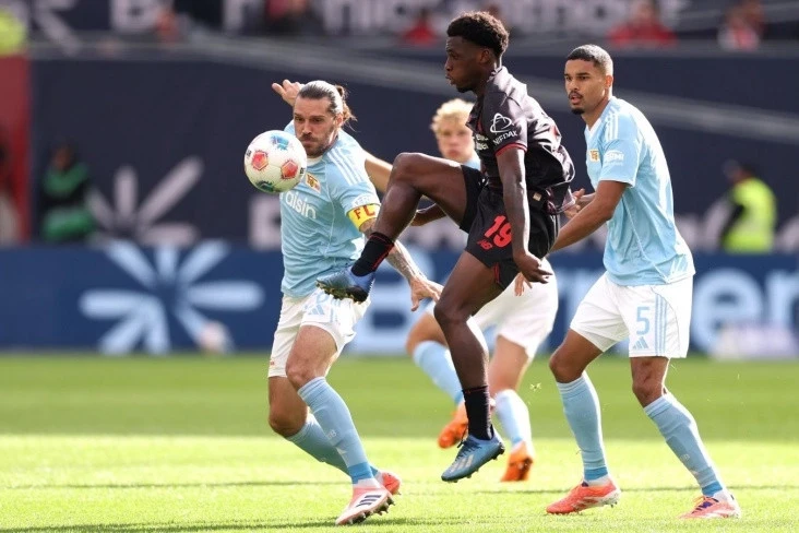 Bayer Union Berlini 2:0 hesabı ilə məğlub edib