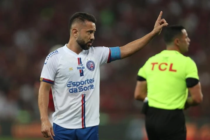 Xərçəng diaqnozu qoyulan Everton Ribeiro Flamenqoya qarşı oyunda 87 dəqiqə oynayıb