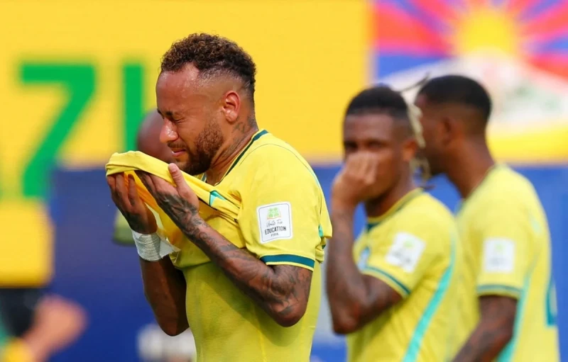 Neymar karyerasını başa vurub