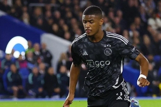 Chelsea, Jorrel Hato ile sözleşme imzaladı, 40 milyon euro ödeyecek