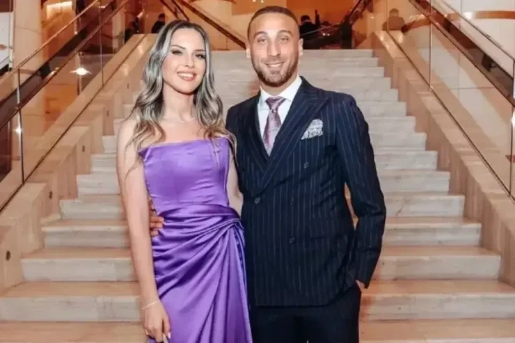 Cenk Tosun'dan boşanma iddialarına cevap: Mutlu bir evliliğimiz var