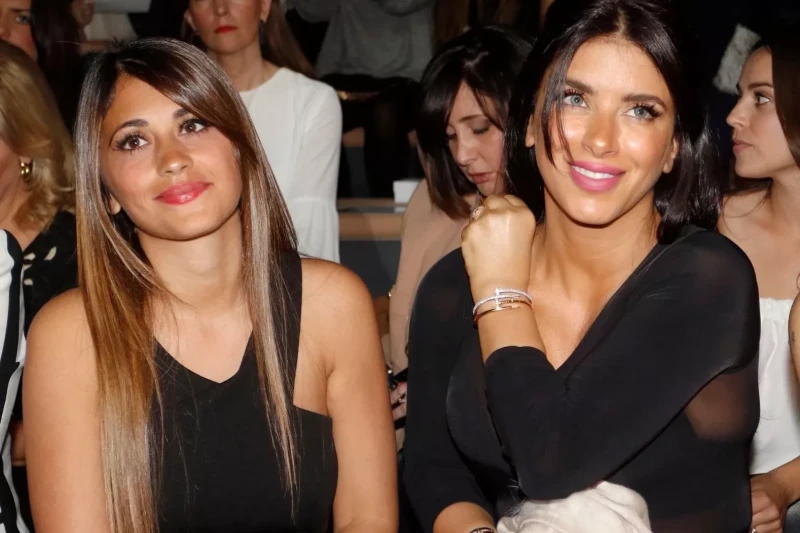 Antonella Roccuzzo, Como Maçında Daniella Semaan ile Görüntülendi