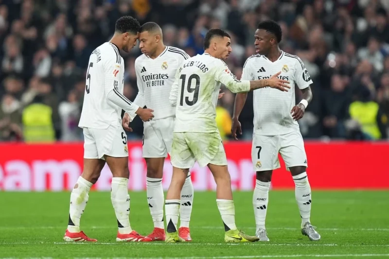 Real Madrid İspaniya dəmir yolu qəzasının qurbanlarını yad etdi