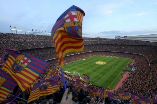 Barselona PSJ ilə oyununu Luis Kompanis stadionunda ke&ccedil;irəcək