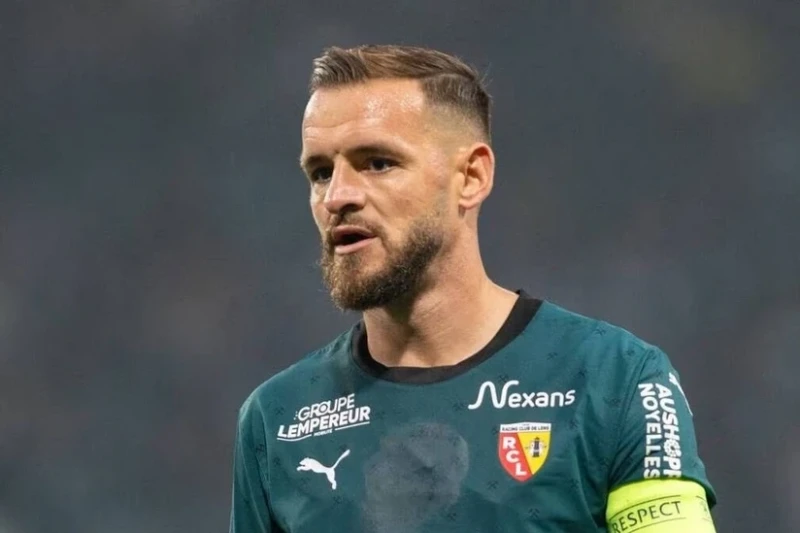 Жонатан Гради сломал ногу на тренировке и выбыл на длительный срок