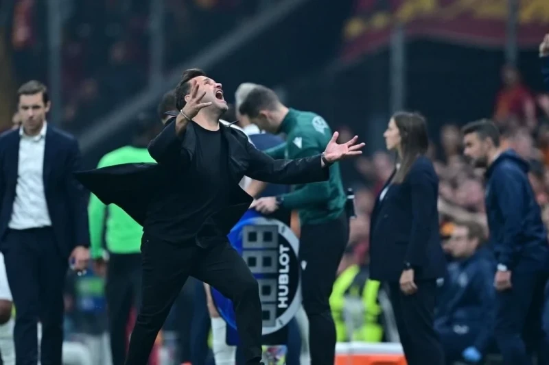 Argument Erupts Between Günay Güvenç and Okan Buruk at Galatasaray