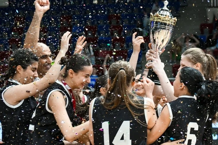 „Neftçi“ qızlar arasında U-15 basketbol çempionu oldu