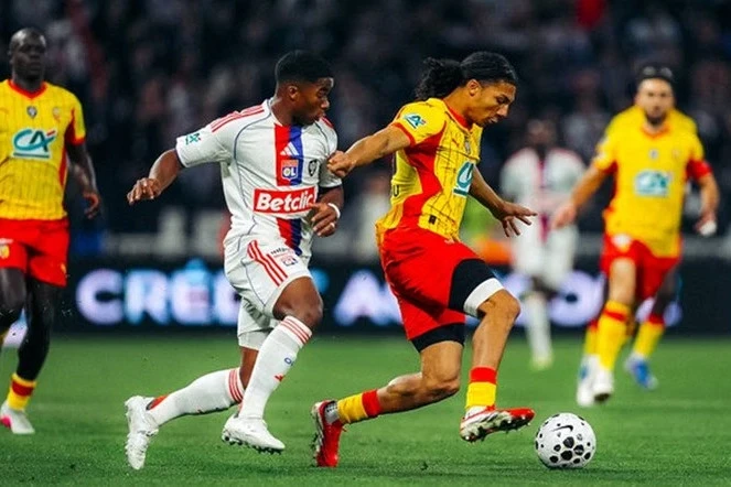 Fransa Kupası: Lens, Lyonu penaltılarla yenerek yarı finale yükseldi