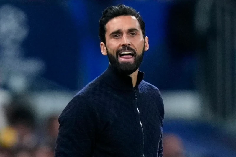 Arbeloa əvəzetmələrin səbəblərini, gənc oyunçuların inkişafını və taktiki hədəfləri açıqladı