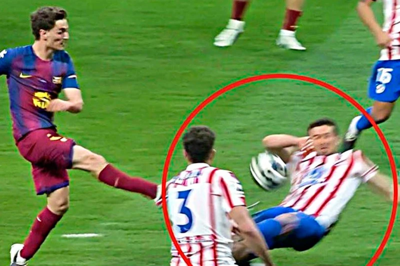 VAR Barselona - Atletiko matçında əllə oyunu görməzliyə gəldi