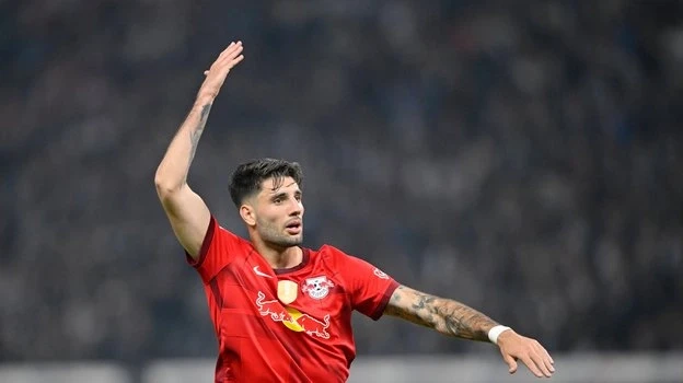 Soboslai Real və Bavariyaya yox dedi, Liverpulda qalır