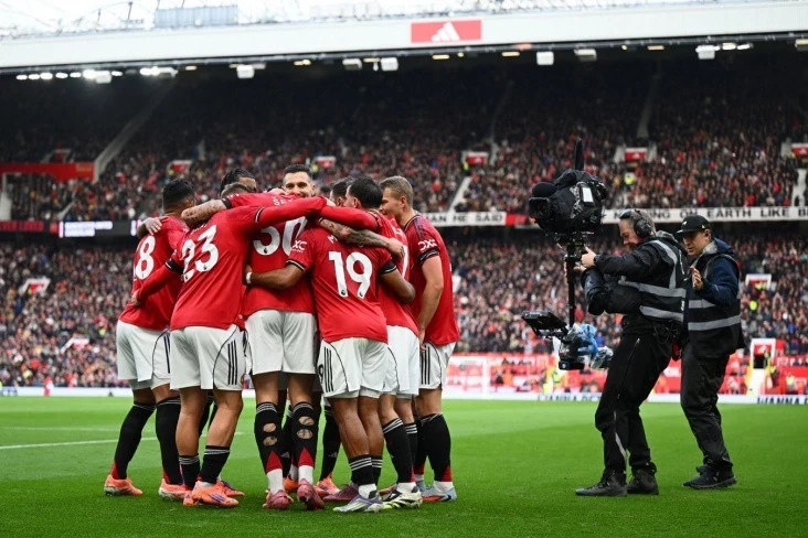 Manchester United Defeated Sunderland: 7th Round Concluded in the Premier League