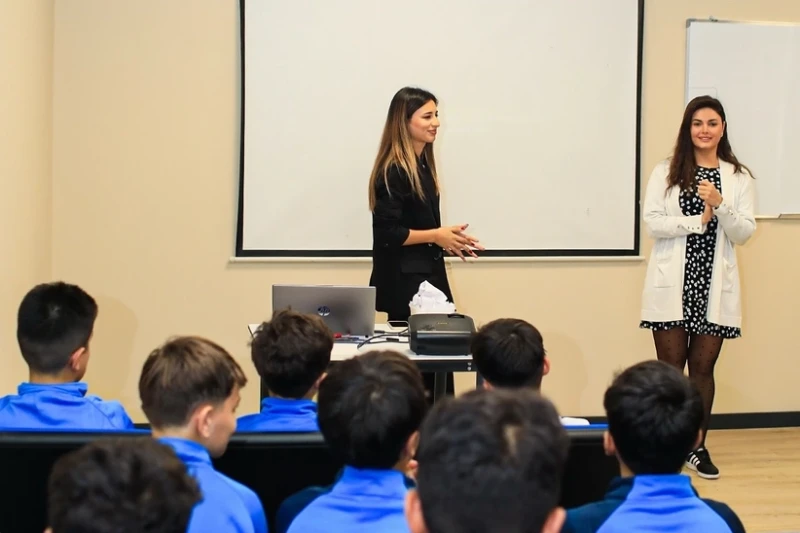 Sabah Futbol Akademiyasında uşaq hüquqları seminarı keçirilib