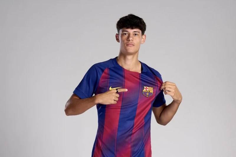 Aleks Campos stays at Barcelona