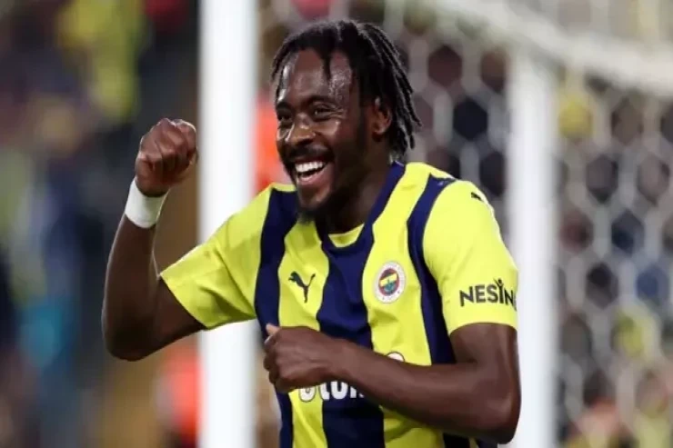 Yıldız futbolcu Fenerbahçeden ayrılıyor
