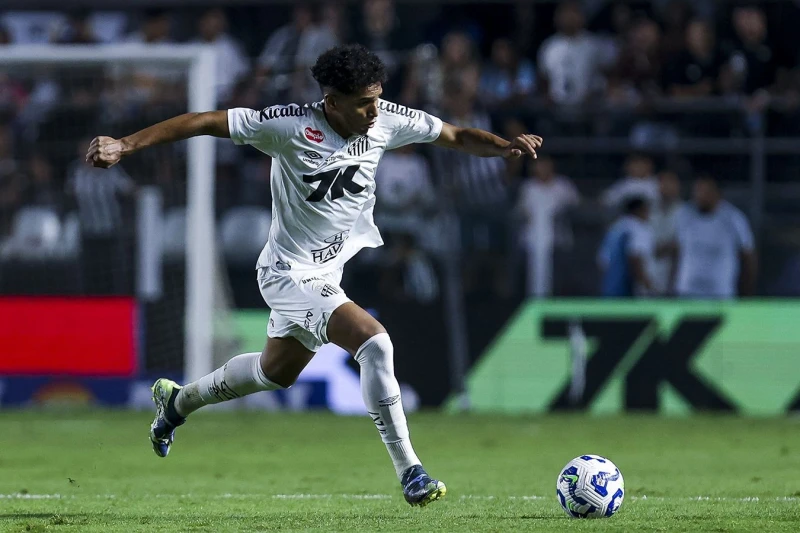 Tottenhem Souza üçün Santosa yeni, 15 milyon avroluq təklif göndərib