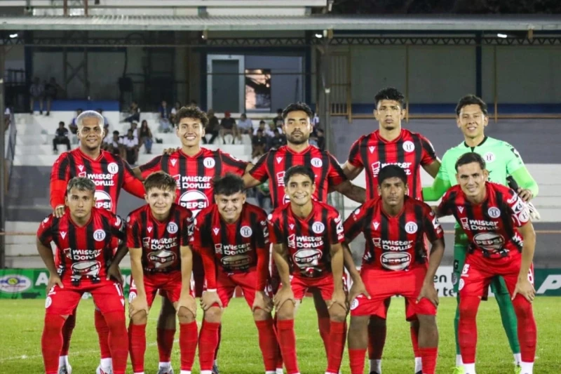 Requirement for footballers to shave their heads to receive salaries at Elkules causes scandal;