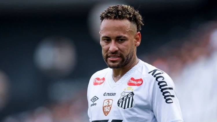 Neymar Santosda qalmaq qərarına gəldi
