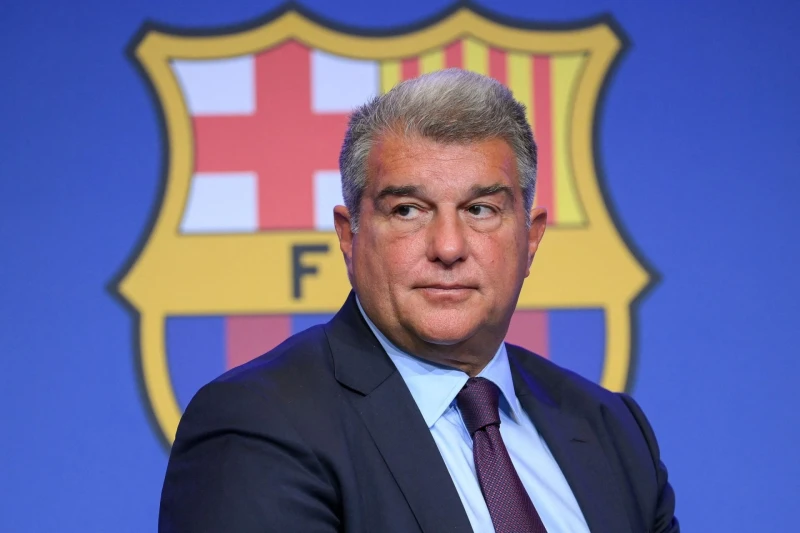 Laporta Superliqa klublarını UEFA-ya qayıtmağa çağırıb