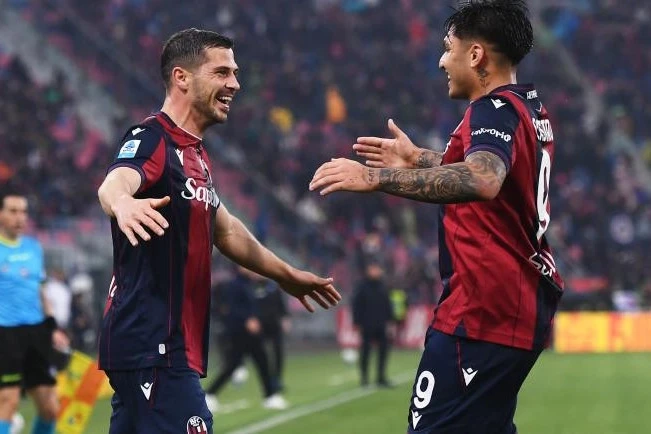 Seriya A: Bolonya Leççe üzərində qələbə qazanıb, Napoli səfərdə xal itirib, Cenoa Sassuolonu məğlub edib