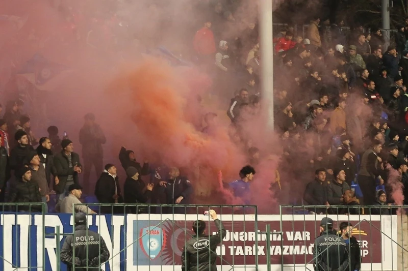 Azarkeşlər boz qurdları 2000 ziyana saldı