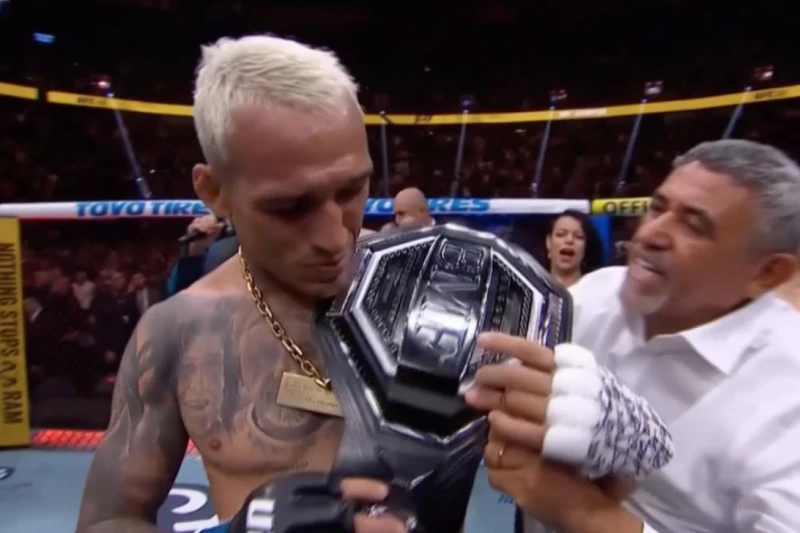 Charles Oliveira, Max Holloway'i Yenerek BMF Kemerini Kazandı