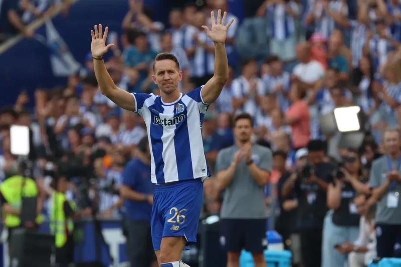 How did Porto hide Luuk de Jong's transfer?