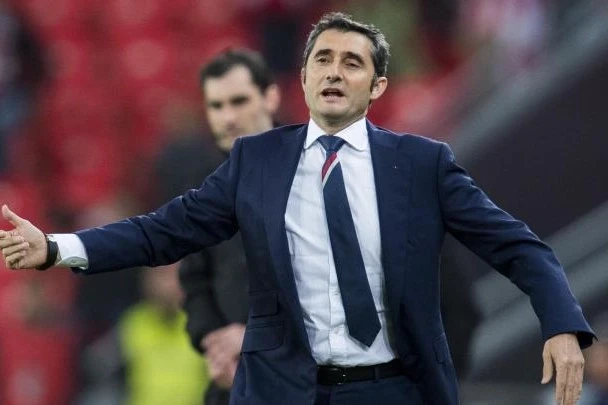 Valverde soyuq havaya g&ouml;rə hakimlərə etiraz etdiyini s&ouml;yləyib