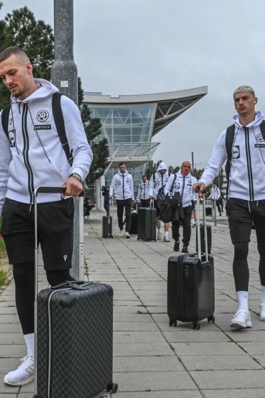 Slovakiya Bakıya itkilərlə gəlir