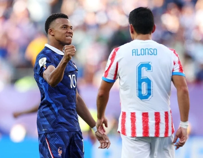 Kilian Mbappe yarımfinala ağrıkəsicilərlə çıxacaq